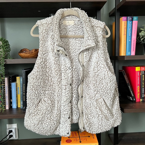 Thread & Supply - Women’s Sherpa Vest - Large - Ivory - Picture 1 of 6